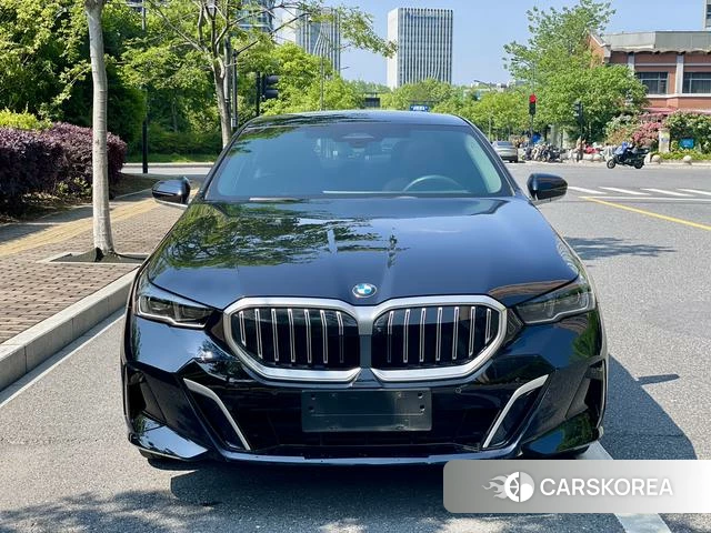 BMW 5 series 2025 Черный из Китая, фото 4