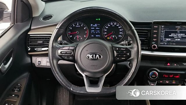 Kia Stonic 2018 Белый из Кореи, фото 4