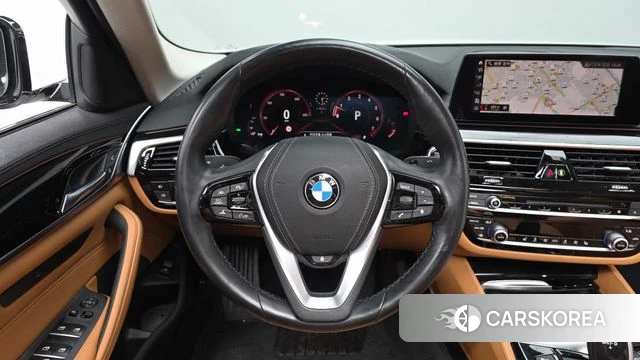 BMW 5 Series (G30) 2019 Белый из Кореи, фото 4