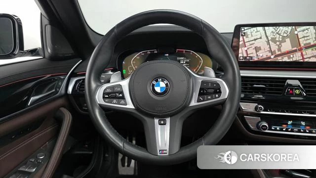 BMW 5 Series (G30) 2023 Белый из Кореи, фото 4