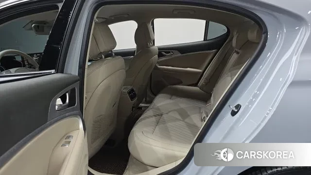 Genesis The New G70 2022 Светло-серебряный цвет из Кореи, фото 4