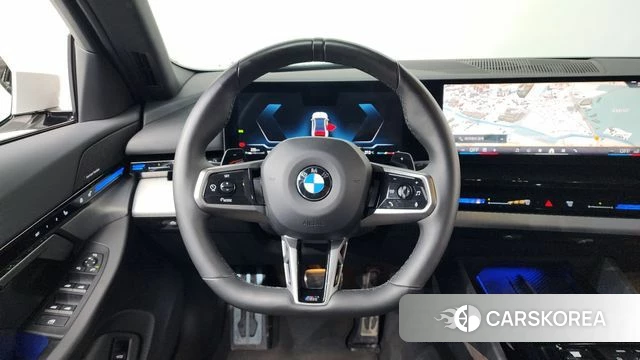 BMW 5 Series (G60) 2024 Белый из Кореи, фото 4