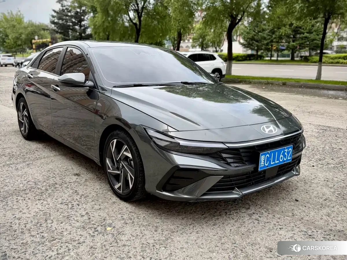 Hyundai Elantra 2023 Silver/gray из Китая, фото 4