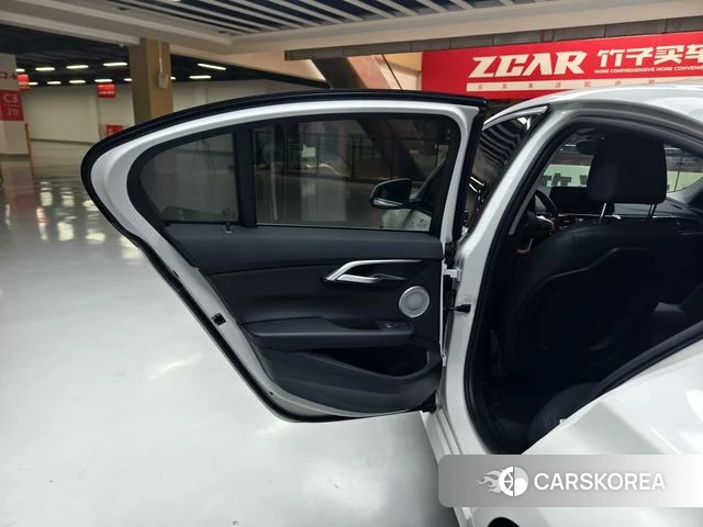 BMW 1 series 2021 Белый из Китая, фото 4