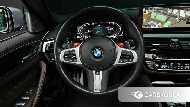 BMW 5 Series (G30) 2023 Серебристо-серый из Кореи, фото 4