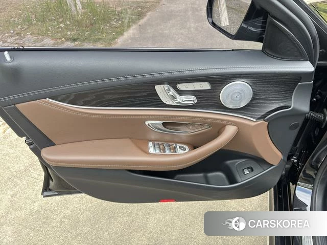 Mercedes-Benz E-class 2020 Черный из Китая, фото 4
