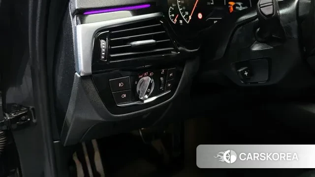 BMW 5 Series (G30) 2019 Серый из Кореи, фото 4