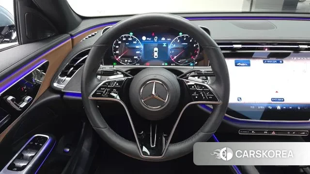 Mercedes-Benz E-Class W214 2025 Небесно-голубой из Кореи, фото 4