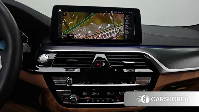 BMW 5 Series (G30) 2022 Черный из Кореи, фото 4