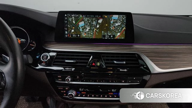 BMW 5 Series (G30) 2018 Белый из Кореи, фото 4