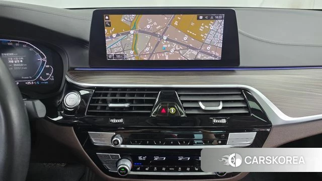 BMW 5 Series (G30) 2020 Белый из Кореи, фото 4