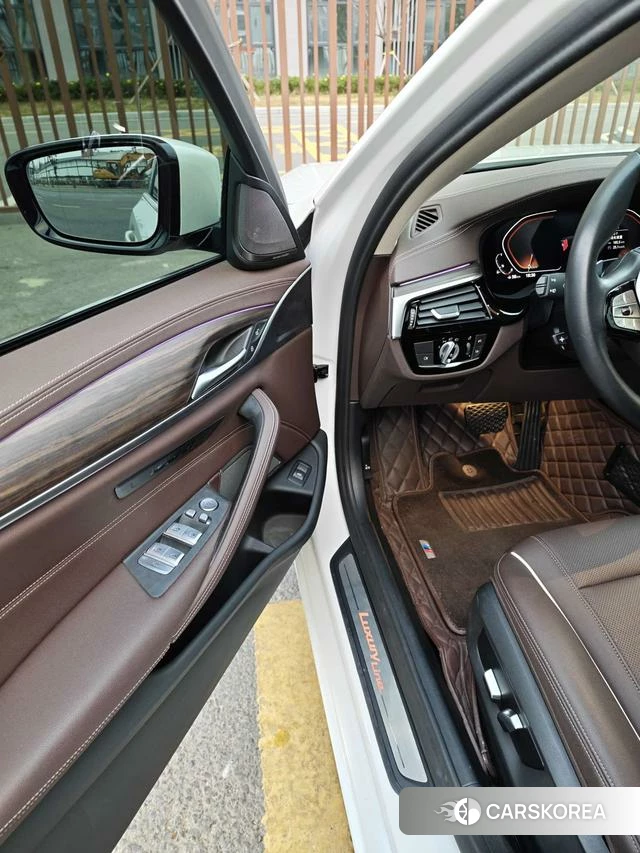 BMW 5 series 2022 Белый из Китая, фото 4