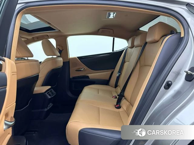Lexus ES 2024 Шампань из Китая, фото 4