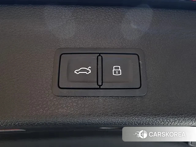 Audi Q3 (F3) 2025 Черный из Кореи, фото 4