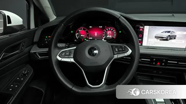 Volkswagen Golf 8th Generation 2022 Белый из Кореи, фото 4