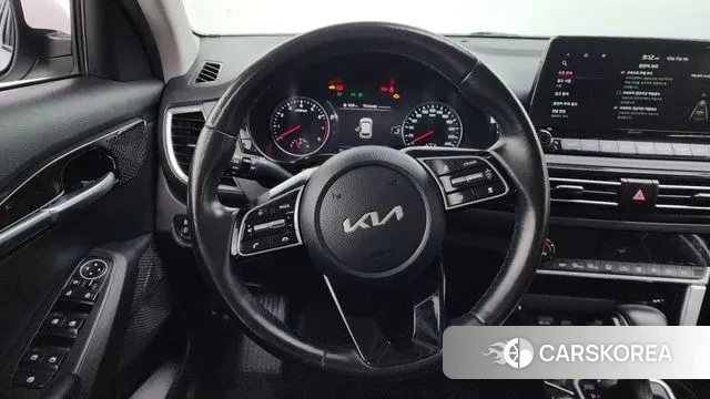 Kia Seltos 2022 Белый из Кореи, фото 4