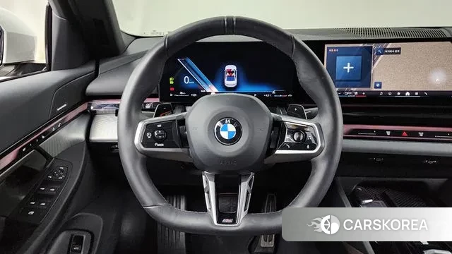 BMW 5 Series (G60) 2025 Белый из Кореи, фото 4