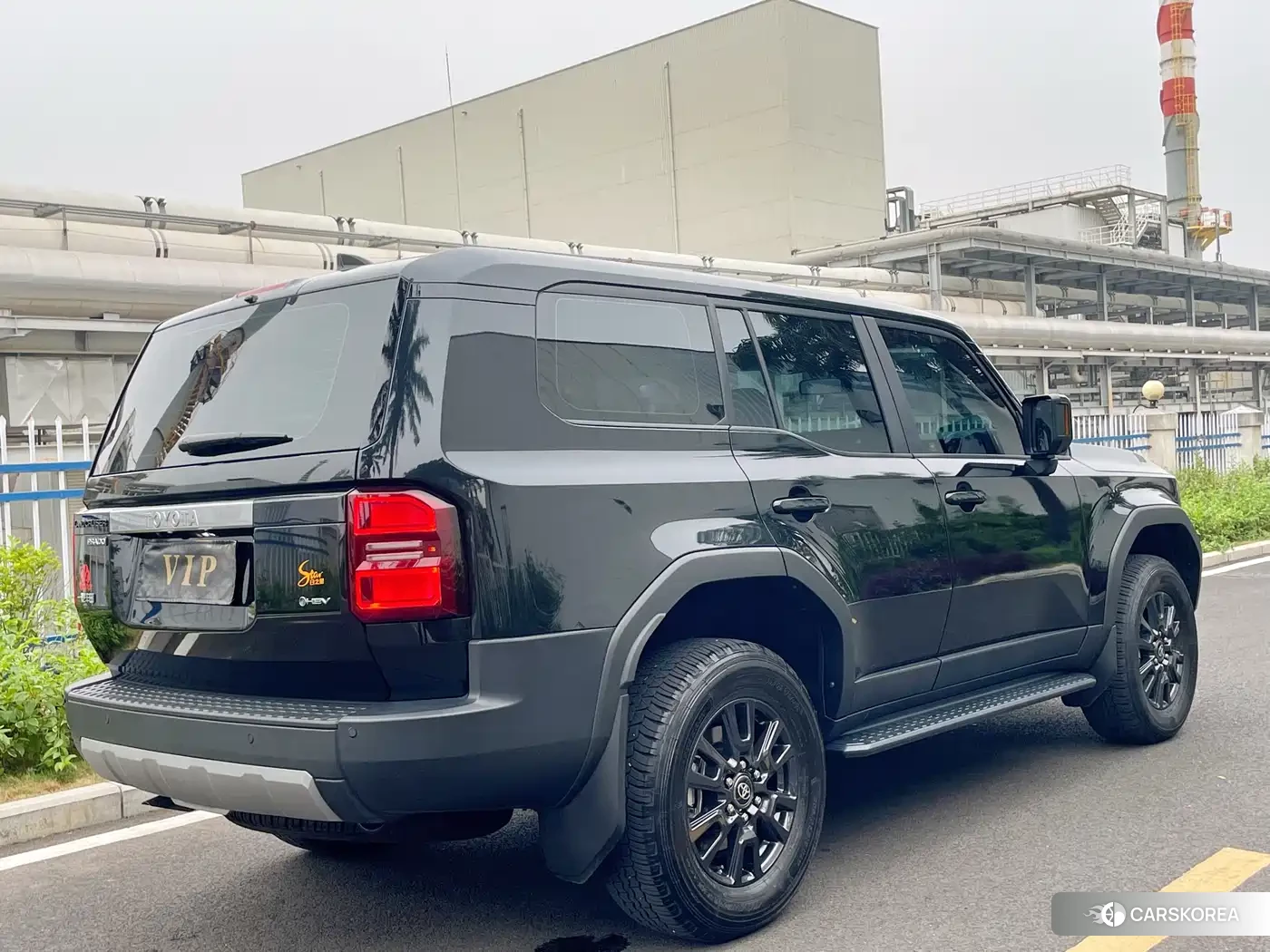 Toyota Land Cruiser 2025 Черный из Китая, фото 4