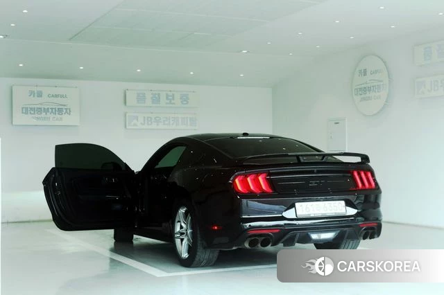 Ford Mustang 2020 Черный из Кореи, фото 4