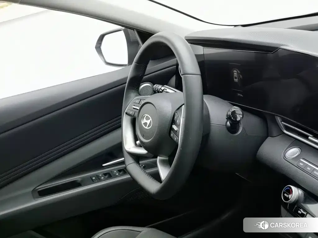 Hyundai Elantra 2024 Silver/gray из Китая, фото 4