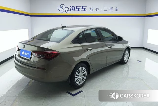 Buick Excelle 2019 Желтый из Китая, фото 4