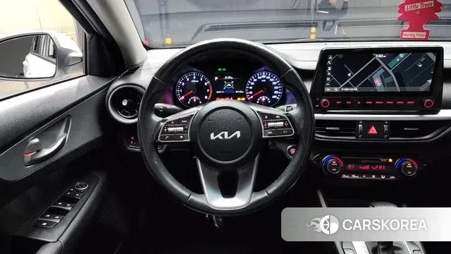 Kia The New K3 2nd generation 2021 Белый из Кореи, фото 4