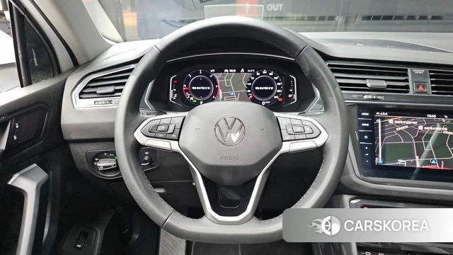 Volkswagen Tiguan second Generation 2022 Белый из Кореи, фото 4
