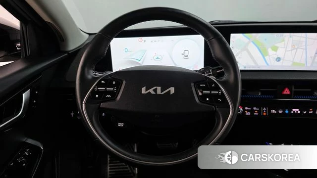 Kia EV6 2023 Жемчужный цвет из Кореи, фото 4