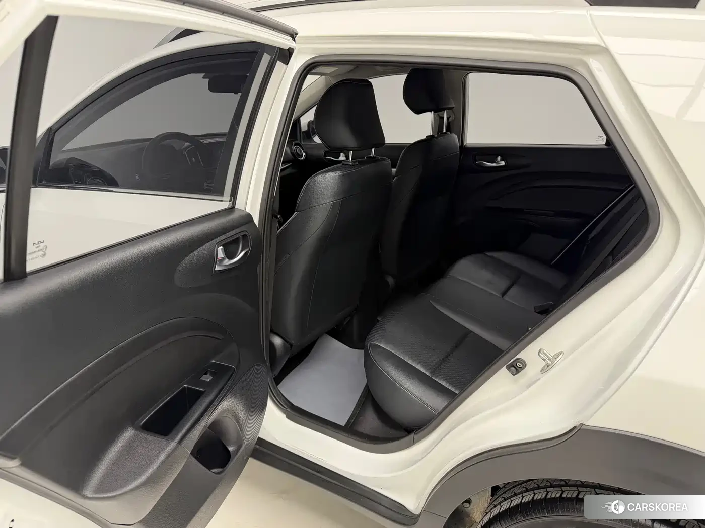 Kia KX1 2022 Белый из Китая, фото 4