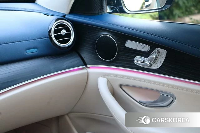 Mercedes-Benz E-class PHEV 2023 Черный из Китая, фото 4