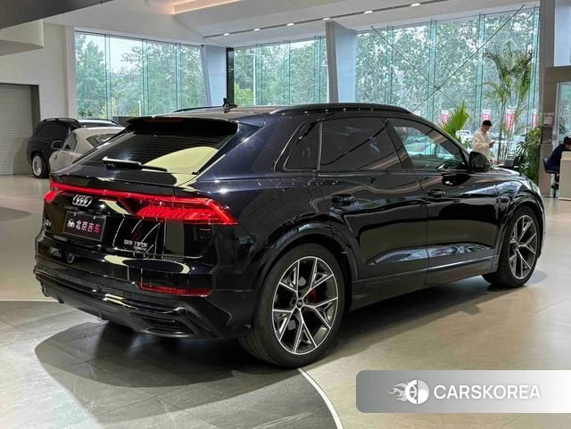 Audi Q8 2021 Черный из Китая, фото 4