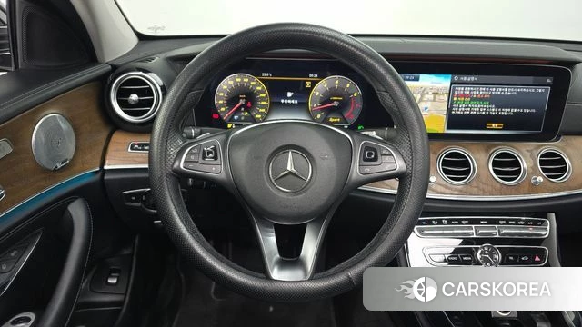 Mercedes-Benz E-Class W213 2018 Черный из Кореи, фото 4