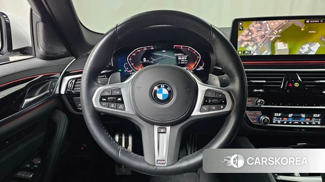 BMW 5 Series (G30) 2023 Белый из Кореи, фото 4