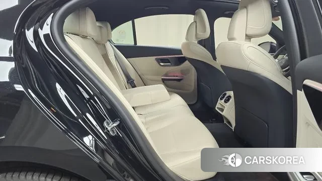 Mercedes-Benz C-Class W206 2025 Черный из Кореи, фото 4