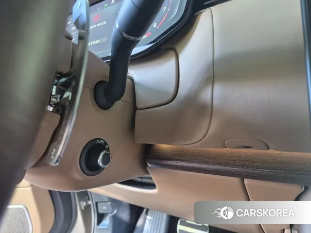 Land Rover Range Rover 5th Generation 2025 Золотой из Кореи, фото 4