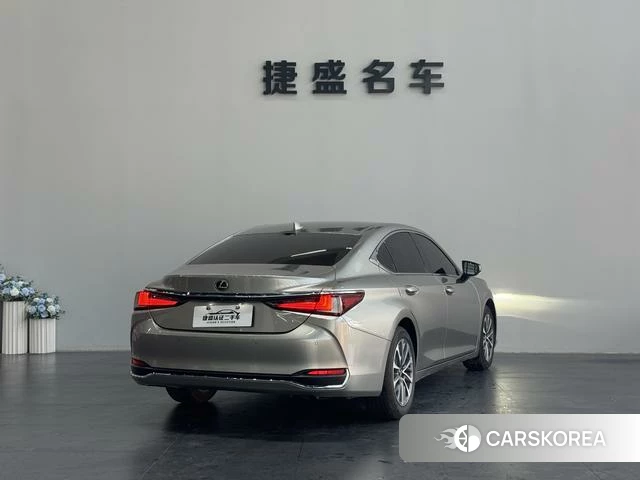Lexus ES 2022 Шампань из Китая, фото 4