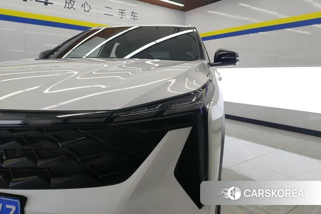 Geely Automobile Boyue 2024 Белый из Китая, фото 4