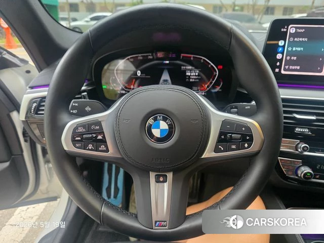 BMW 5 Series (G30) 2023 Белый из Кореи, фото 4