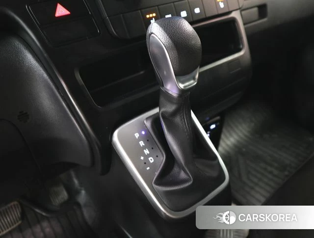 Hyundai Staria 2022 Черный из Кореи, фото 4