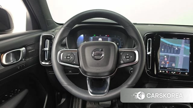 Volvo XC40 2025 Черный из Кореи, фото 4