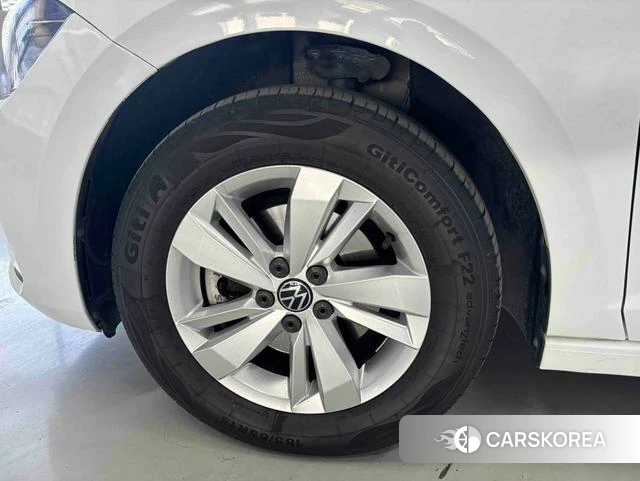 Volkswagen Polo 2023 Белый из Китая, фото 4