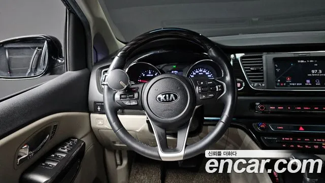 Kia The New Carnival id 2356543 из Кореи 4