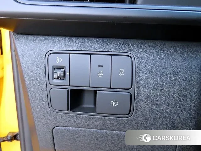 Hyundai Staria 2023 Желтый из Кореи, фото 4