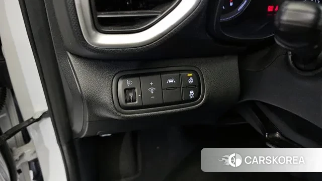 Hyundai Venue 2022 Белый из Кореи, фото 4