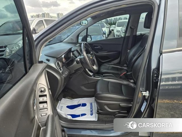 Chevrolet (GM Daewoo) The New Trax 2021 Серебристо-серый из Кореи, фото 4
