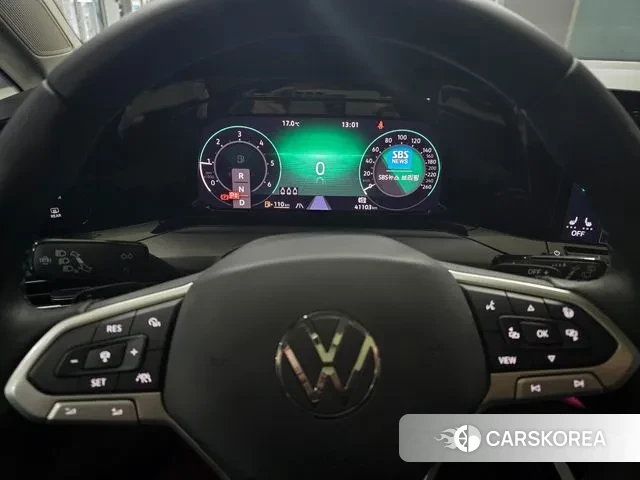 Volkswagen Golf 8th Generation 2023 Белый из Кореи, фото 4