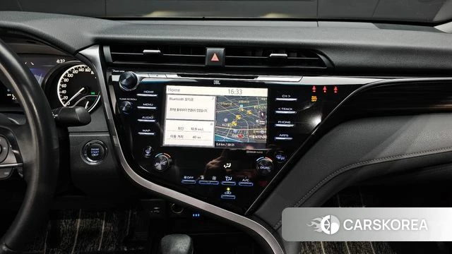 Toyota Camry (XV70) 2018 Серебристо-серый из Кореи, фото 4