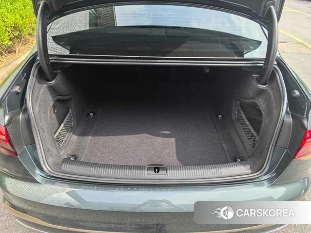 Audi A4L 2024 Зеленый из Китая, фото 4
