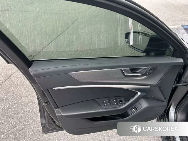 Audi A6L 2022 Серебристо-серый из Китая, фото 4