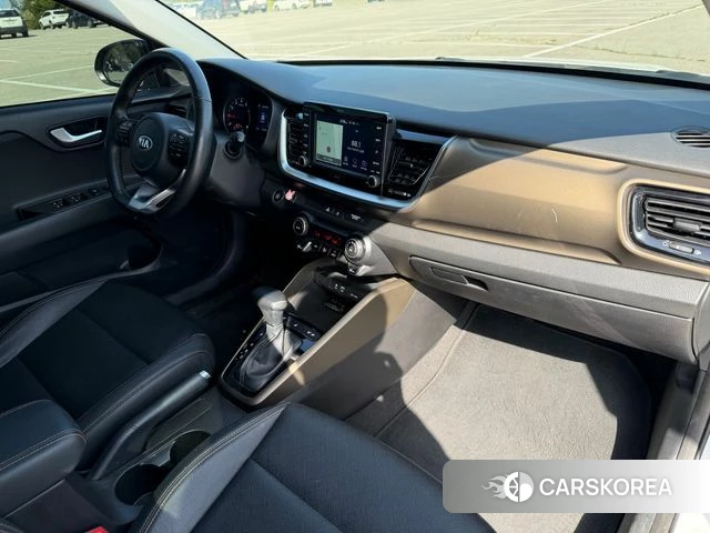 Kia Stonic 2018 Белый из Кореи, фото 4